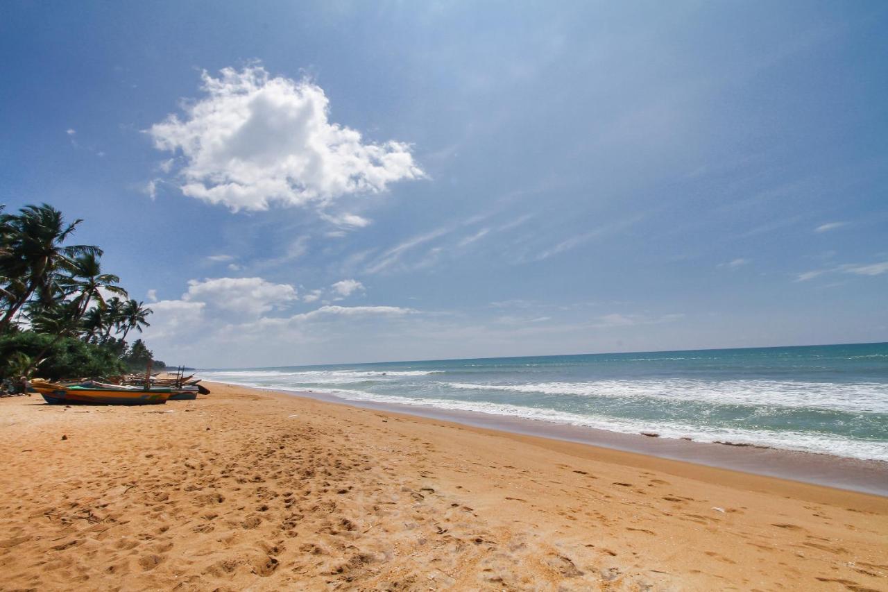 Oyo 459 Barasti Beach Resort Kalutara Exterior foto