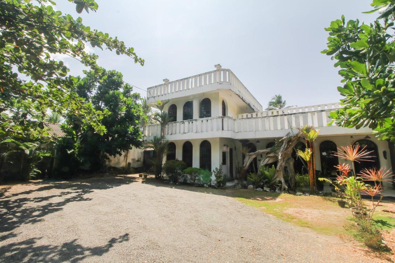 Oyo 459 Barasti Beach Resort Kalutara Exterior foto